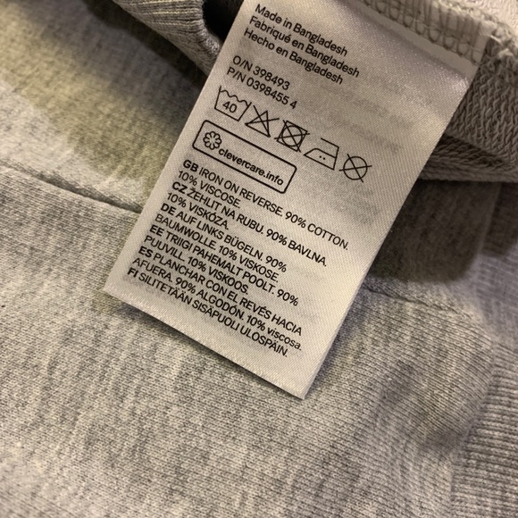 NWT H&M Grey Sweatshirt - Picture 5 of 6